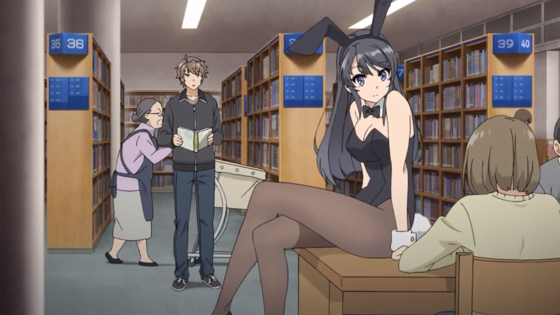 E1 | Mi senpai es una conejita